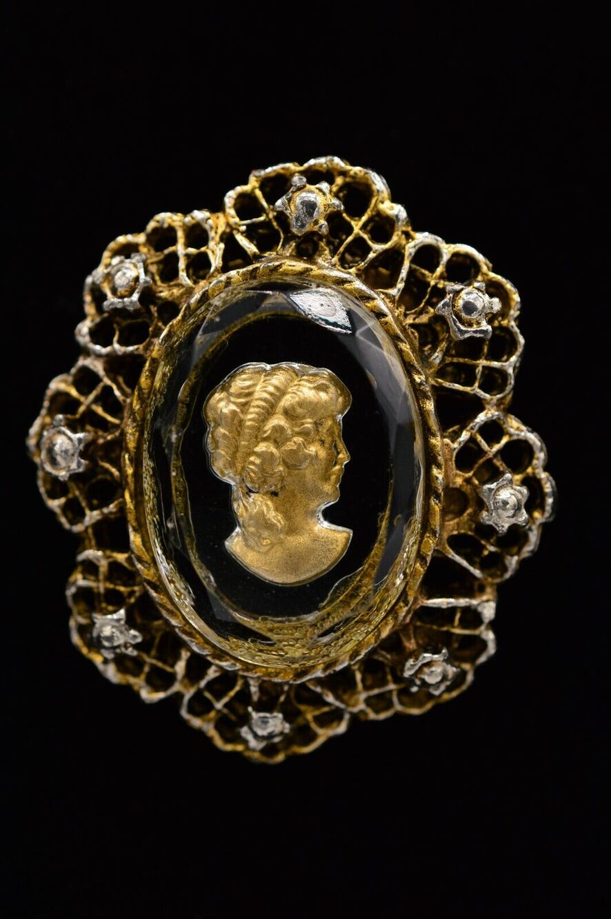 Vintage Cameo Pin Brooch Clear Glass Antiqued Gold Tone Frame BinJ